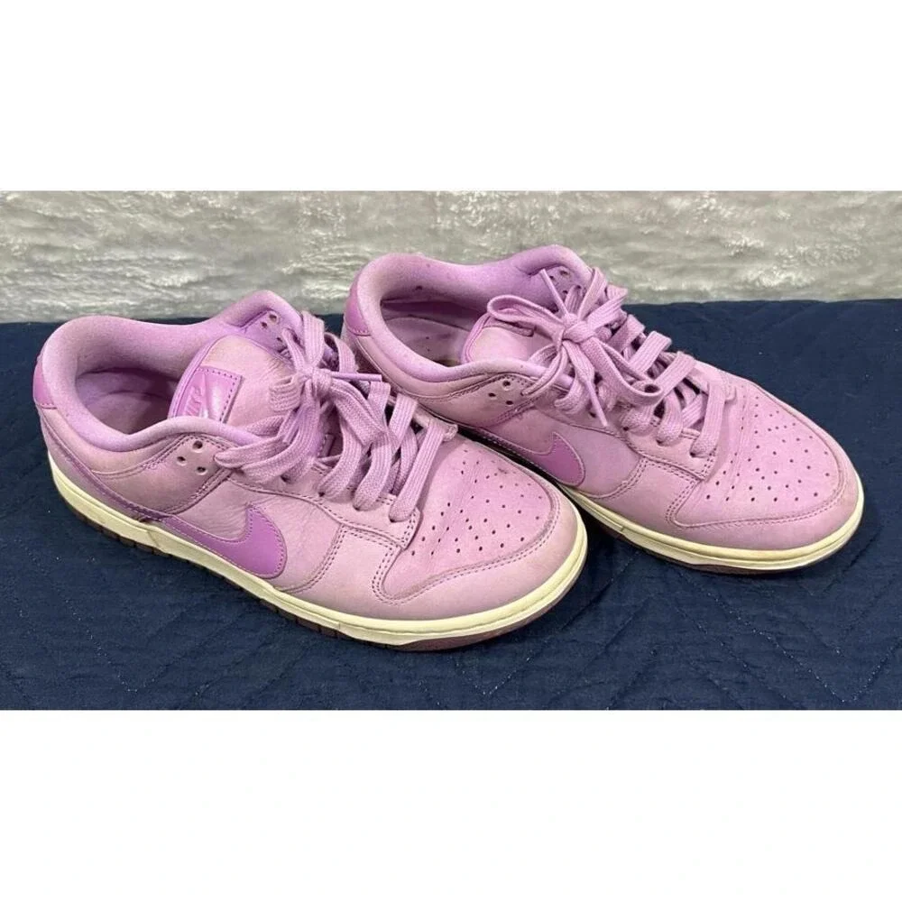 Nike Dunk Low Glow fuchsia pink sneakers women's size 7 DV7415-500
